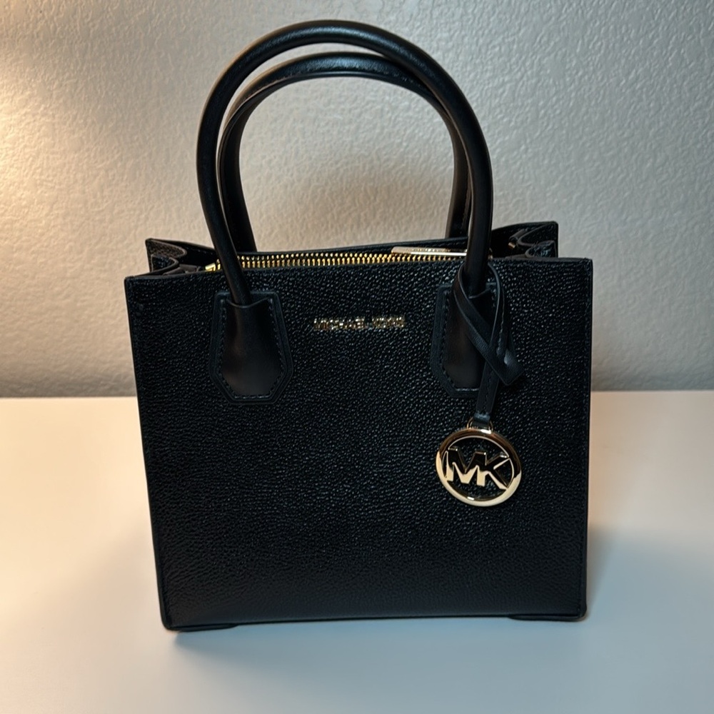 Michael Kors Crossbody - Picture 2 of 9